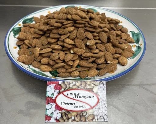 mandorla cruda