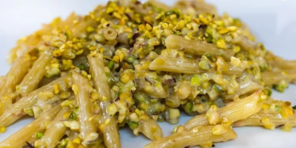 pasta con granella di pistacchio
